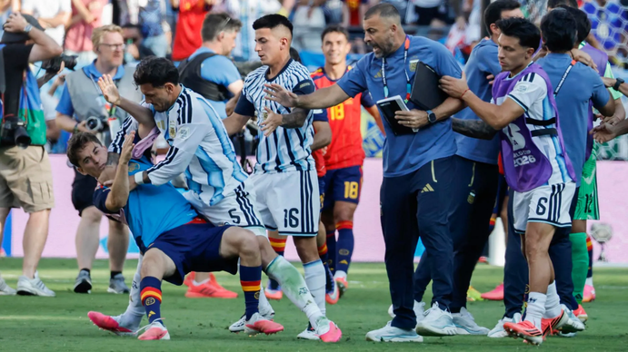 Escándalo: la FIFA abrió expedientes a la AFA y a tres futbolistas de la Selección Argentina tras la final del Mundial 2026