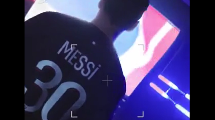 Lionel Messi fue uno de los modelos en la presentación de la nueva camiseta del PSG y despertó nuevo rumores