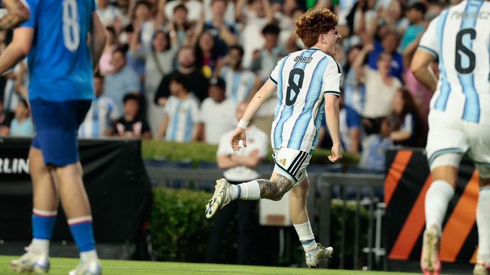 Zurdazo letal: el golazo de Valentín Barco para poner en ventaja a la Selección Argentina ante Islandia