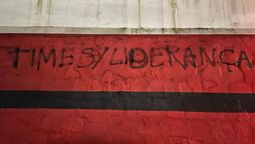 Aparecieron pintadas para el Flamengo de San Paoli