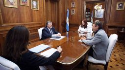 Cristina Kirchner con los senadores Mayans y Naidenoff. (Foto: archivo) Cristina Kirchner con los senadores Mayans y Naidenoff. (Foto: archivo)