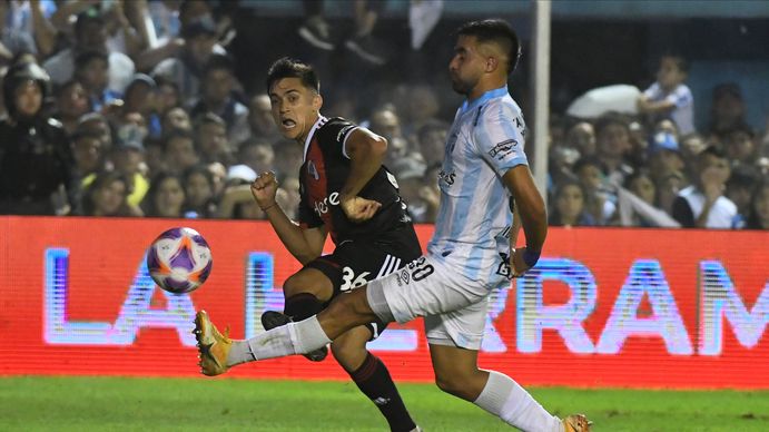 Sobre el final y con uno menos, River empató 1-1 con Atlético Tucumán