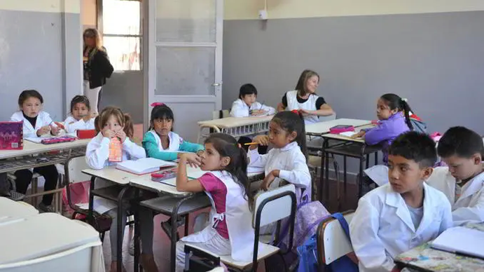 6 de cada 10 alumnos pobres no llegan al nivel más básico de lectura (Foto: Comuna 13 online).