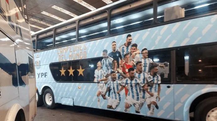 Así es el micro con el que festejará la Selección Argentina en Buenos Aires.