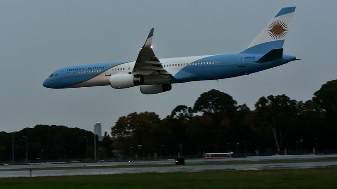 El avión presidencial aterrizó este jueves en Aeroparque.