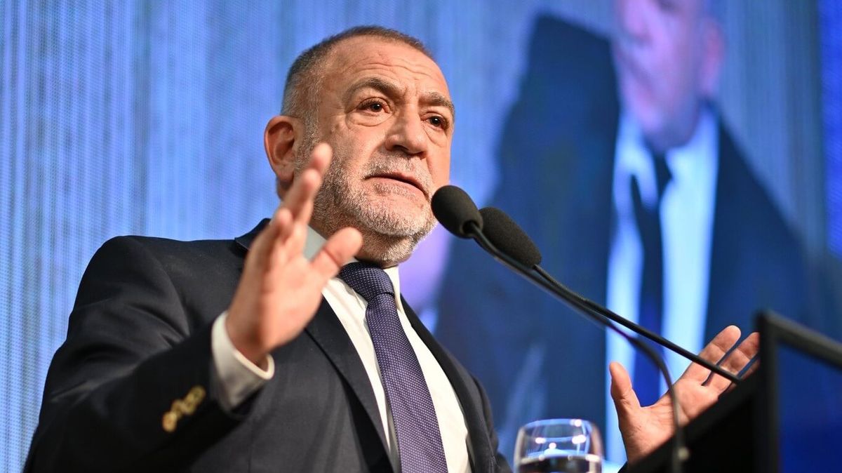 Luiz Juez habló de "irregularidades" en las elecciones para gobernador de Córdoba. Luiz Juez habló de "irregularidades" en las elecciones para gobernador de Córdoba.