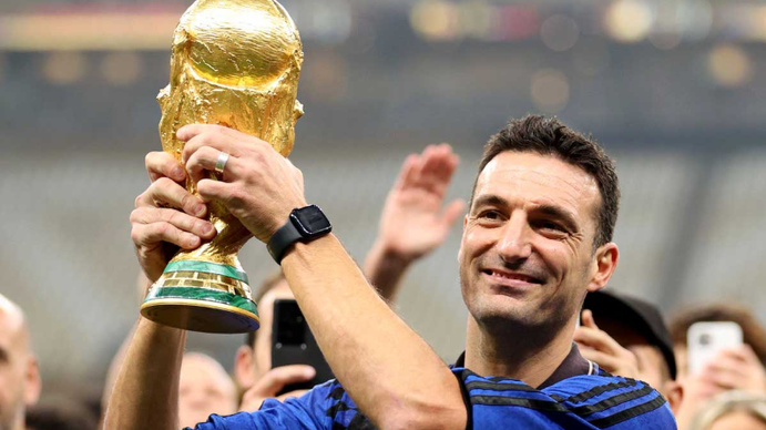 Lionel Scaloni cumple 45 años:  la FIFA le rinde un homenaje al DT campeón y se multiplican los saludos