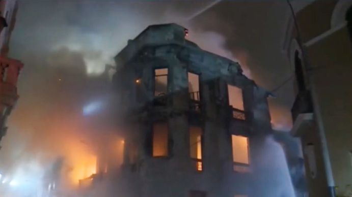 Muertos y el incendio de un edificio histórico Muertos y el incendio de un edificio histórico