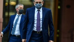 Aníbal Fernández le respondió al Cuervo Larroque: Al Presidente no lo va a apretar una declaración estúpida. (Foto: Casa Rosada). Aníbal Fernández le respondió al Cuervo Larroque: Al Presidente no lo va a apretar una declaración estúpida. (Foto: Casa Rosada).