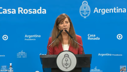 Gabriela Cerruti brindó su primera conferencia de prensa desde que es portavoz de la Presidencia. Gabriela Cerruti brindó su primera conferencia de prensa desde que es portavoz de la Presidencia.