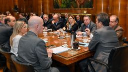 Massa, al frente del gabinete económico, prepara más anuncios en el área clave de Energía Massa, al frente del gabinete económico, prepara más anuncios en el área clave de Energía