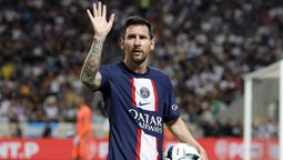 Lionel Messi regaló el premio que le dieron en su despedida del PSG