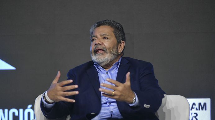 Gerardo Martínez: El Presidente y su vice deberían resolver sus conflictos a puertas cerradas