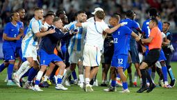 final picante: el terrible cruce entre los jugadores de argentina y francia por juegos olimpicos