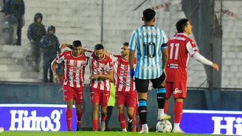 Con un agónico gol, Talleres de Remedios de Escalada eliminó a Racing de la Copa Argentina