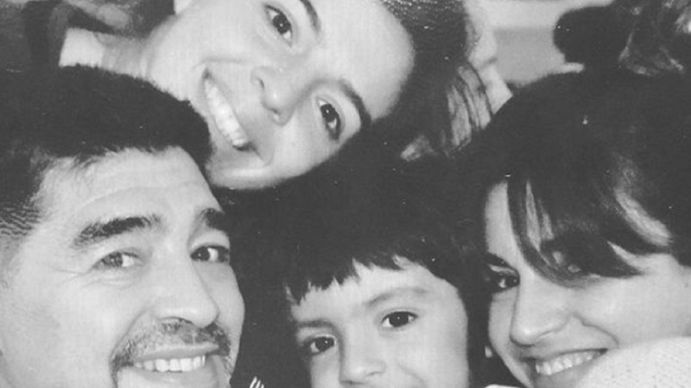 El primer cumpleaños sin Diego Maradona: el dolor de Dalma y Gianinna