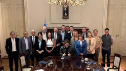 la primera plana del gobierno celebro la baja de la pobreza: dato, no relato la primera plana del gobierno celebro la baja de la pobreza: dato, no relato