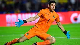 vuela, vuela: la doble atajada de carlos lampe que evito el tercer gol de peru ante bolivia vuela, vuela: la doble atajada de carlos lampe que evito el tercer gol de peru ante bolivia