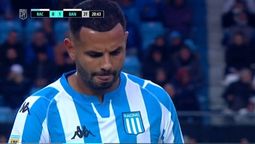 Los hinchas de Racing silbaron a Cardona, que contestó por redes Los hinchas de Racing silbaron a Cardona, que contestó por redes