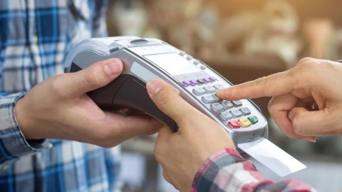 La tarjeta de crédito fue el medio de pago más utilizado en junio en supermercados (Foto: archivo)