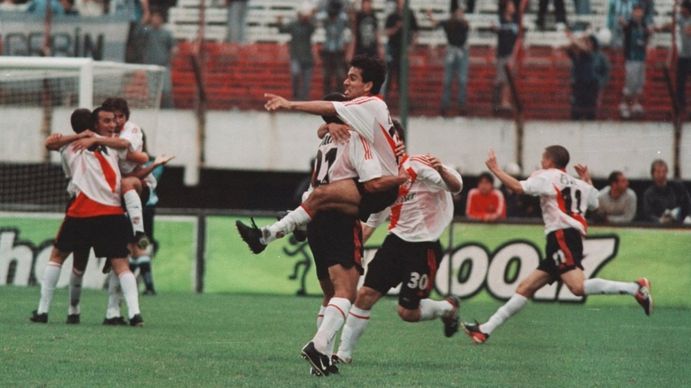 River y un gol histórico de Cuevas en 2002.