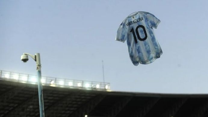 Monseñor Adrián Guedes: Maradona es un ángel de la guarda Monseñor Adrián Guedes: Maradona es un ángel de la guarda