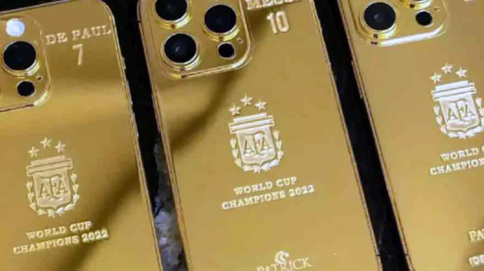 La verdad sobre los Iphone de oro que Messi les regaló a sus compañeros