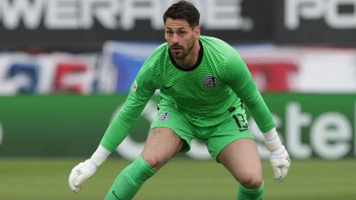 Augusto Batalla, capitán y figura de San Lorenzo (Foto: archivo). Augusto Batalla, capitán y figura de San Lorenzo (Foto: archivo).