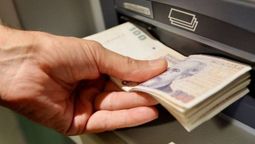 El Gobierno la CGT y la UIA acuerdan medidas para recuperar el poder adquisitivo de los trabajadores El Gobierno la CGT y la UIA acuerdan medidas para recuperar el poder adquisitivo de los trabajadores