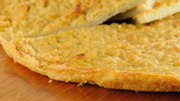 Originaria de Génova y adoptada por la gastronomía porteña, la fainá es el complemento ideal de la pizza. Originaria de Génova y adoptada por la gastronomía porteña, la fainá es el complemento ideal de la pizza.