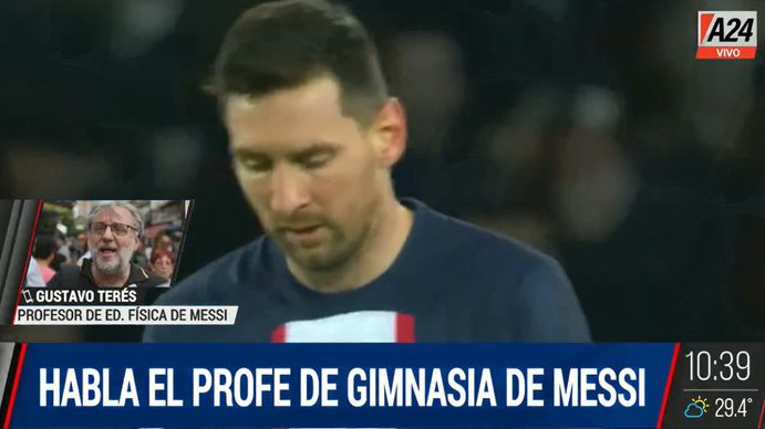El profesor de educación física de Lionel Messi recordó que en el colegio estaba prohibido jugar al fútbol pero que Lionel siempre encontraba algún momento para transgredir las reglas. (Foto: Captura A24)&nbsp;