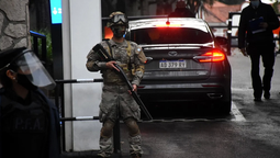 La custodia presidencial volcó camino a San Luis: hay un muerto y tres heridos La custodia presidencial volcó camino a San Luis: hay un muerto y tres heridos