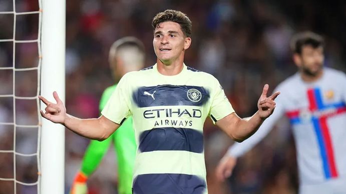 Julián Álvarez infló las redes en Barcelona.&nbsp;