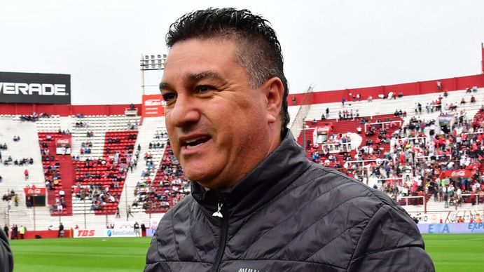 Repudio y polémica: la frase discriminatoria de Néstor Apuzzo sobre las mujeres y la comunidad LGBT que escandalizó al fútbol argentino