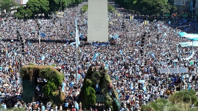 ¡No entra ni un alfiler! La postal del Obelisco de la Argentina Campeón Mundial Qatar 2022. (Foto: Twitter)