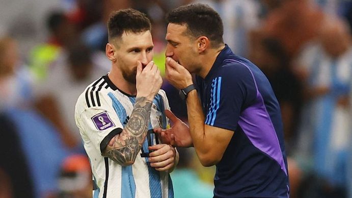 Lionel Messi y Lionel Scaloni Lionel Messi y Lionel Scaloni