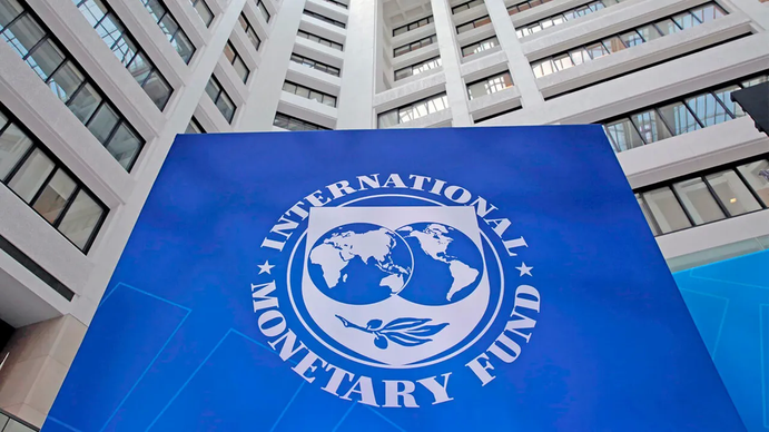 El Gobierno busca negociar con el FMI el adelanto de desembolsos.