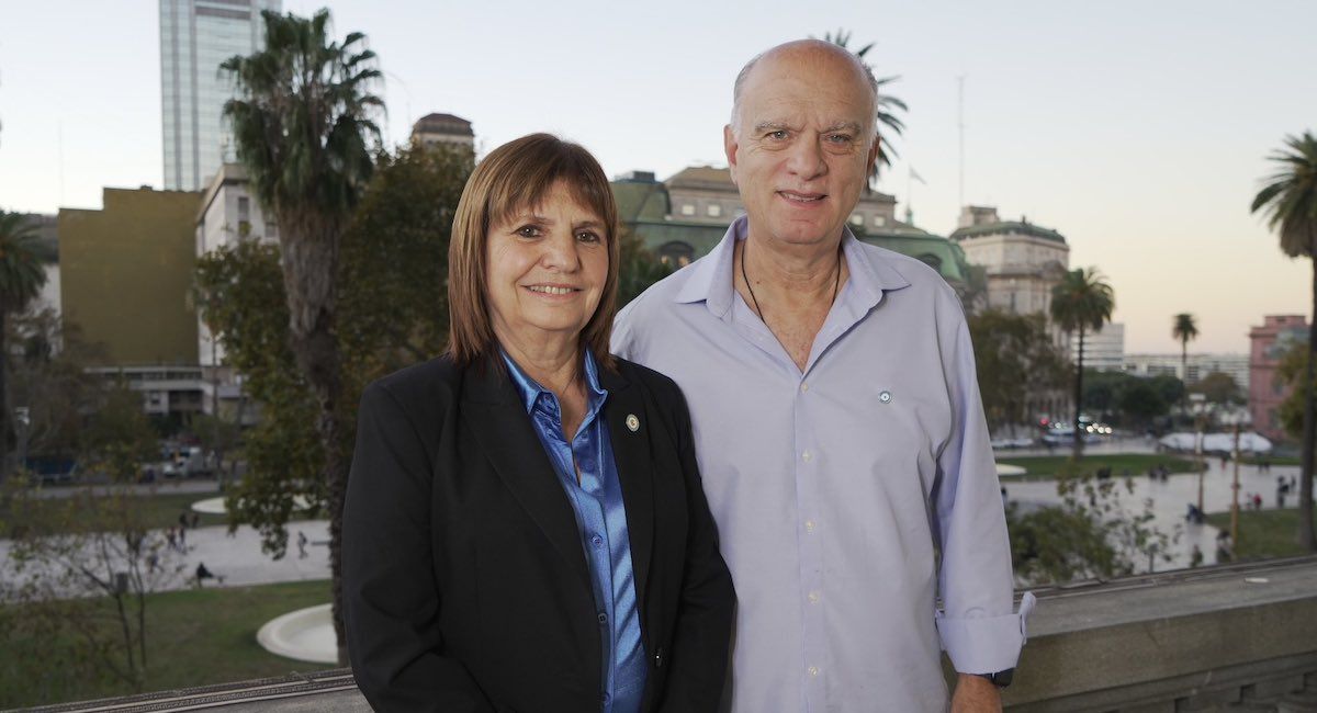 "Procuro que no haya fuegos artificiales verbales. Acá se deben discutir ideas, proyectos", dijo Grindetti sobre la interna de JxC (Foto: archivo). "Procuro que no haya fuegos artificiales verbales. Acá se deben discutir ideas, proyectos", dijo Grindetti sobre la interna de JxC (Foto: archivo).