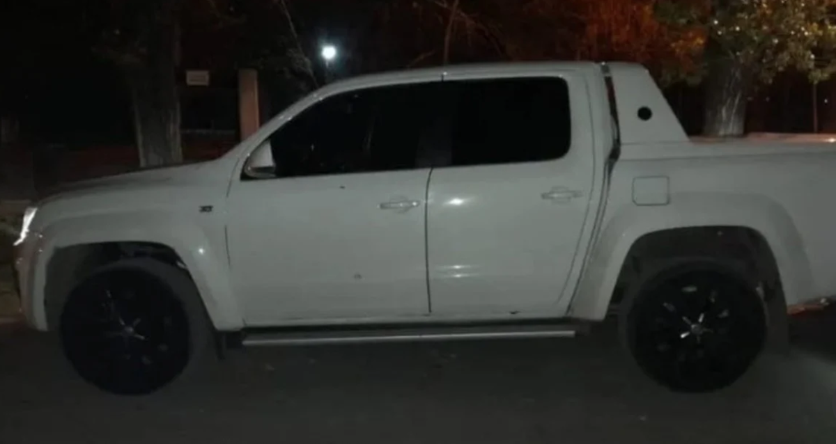 La camioneta Amarok que los delincuentes le robaron a Medina.