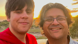 Suleman Dawood junto a su padre Shahzada Dawood. (AFP) Suleman Dawood junto a su padre Shahzada Dawood. (AFP)