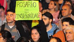 En Rosario, los vecinos hicieron justicia por mano propia contra la casa del presunto asesino narco de Máximo Jerez, de 12 años En Rosario, los vecinos hicieron justicia por mano propia contra la casa del presunto asesino narco de Máximo Jerez, de 12 años
