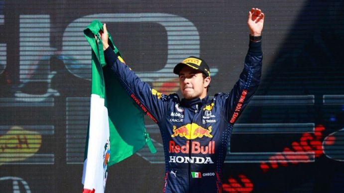 El piloto mexicano Checo Pérez arrasó en el Gran Premio de F1 en Arabia Saudita. (Foto: Twitter @ElPitWall)