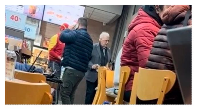 Ginés González García fue insultado en una estación de servicio de San Telmo