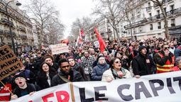 Protestas en Francia contra la reforma previsional en este primero de mayo. (Foto: Gentileza VOA) Protestas en Francia contra la reforma previsional en este primero de mayo. (Foto: Gentileza VOA)