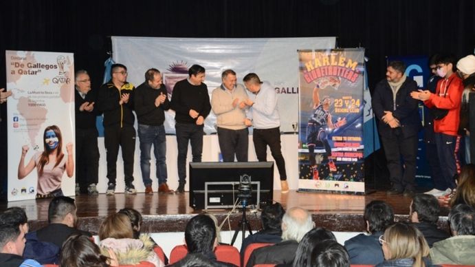 La Municipalidad de Río Gallegos lanzó un sorteo para que una persona residente de la capital de Santa Cruz viaje al Mundial de Qatar 2022.&nbsp; (Foto: Tiempo Sur)&nbsp;