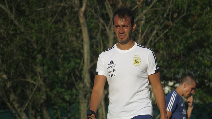 Fernando Batista: Me da bronca como hincha y entrenador de las selecciones juveniles que me nieguen jugadores Fernando Batista: Me da bronca como hincha y entrenador de las selecciones juveniles que me nieguen jugadores