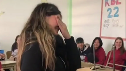 emocionante video: sus companeros le regalaron el viaje de egresados y registraron el momento en que le dan la sorpresa emocionante video: sus companeros le regalaron el viaje de egresados y registraron el momento en que le dan la sorpresa