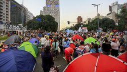 Se espera otra jornada de movilización y acampe en la 9 de Julio. (Foto: NA). Se espera otra jornada de movilización y acampe en la 9 de Julio. (Foto: NA).