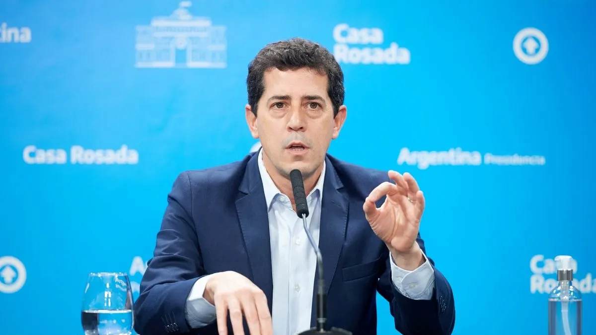 Agustín Rossi dijo desconocer la versión que señala que Wado de Pedro será candidato con el respaldo de Cristina Kirchner. Agustín Rossi dijo desconocer la versión que señala que Wado de Pedro será candidato con el respaldo de Cristina Kirchner.