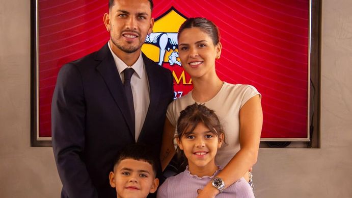 Leandro Paredes y su familia 